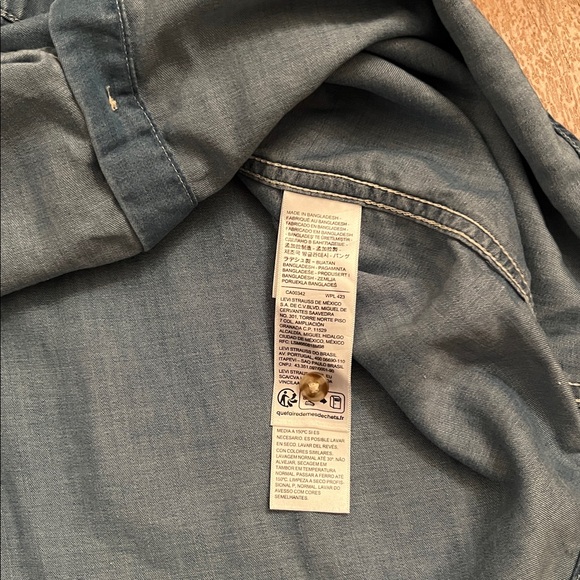 Levi’s Utility Shirt - Picture 11 of 14